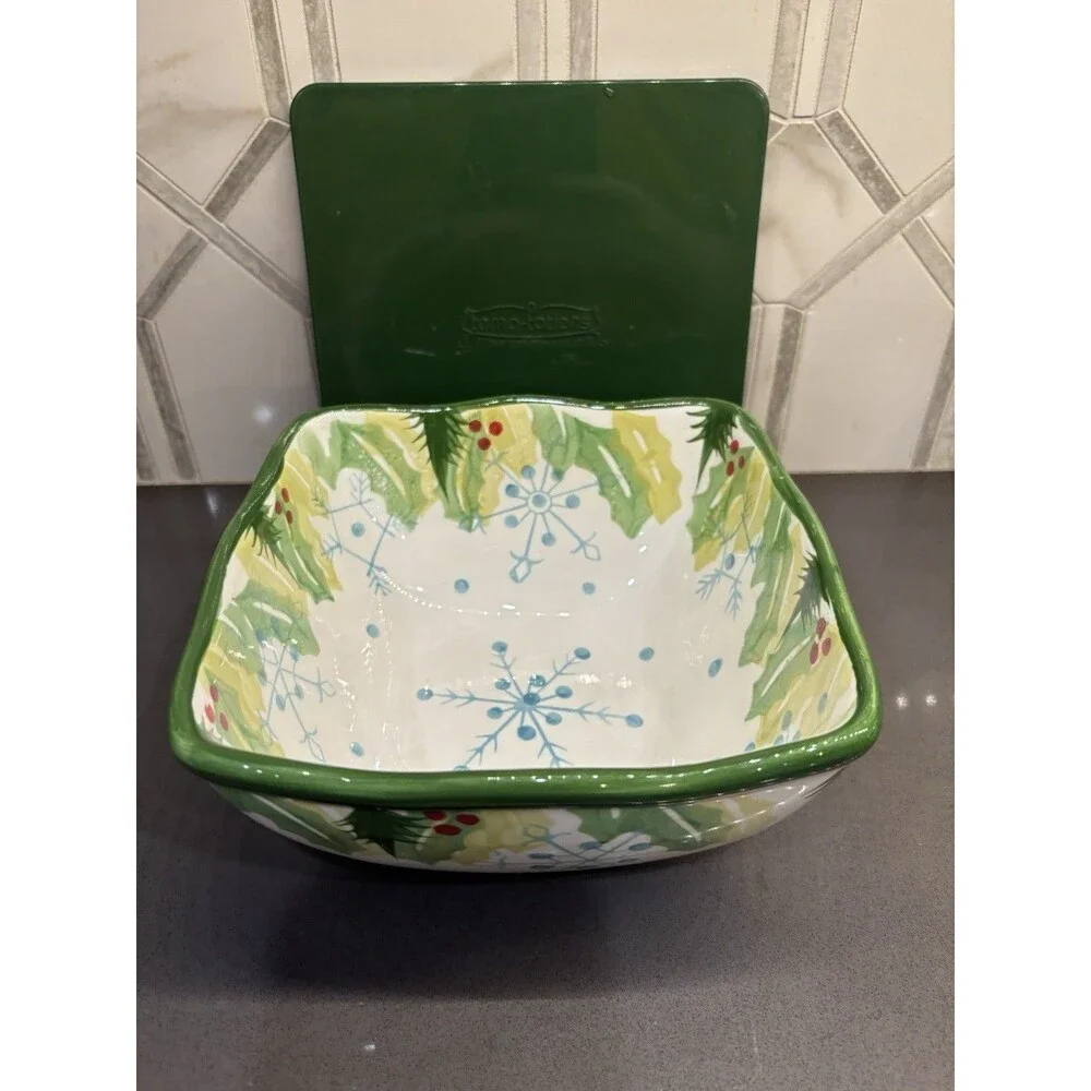 Temp-tations by Tara Hometown Christmas Medium 7” Ceramic Dish With Lid